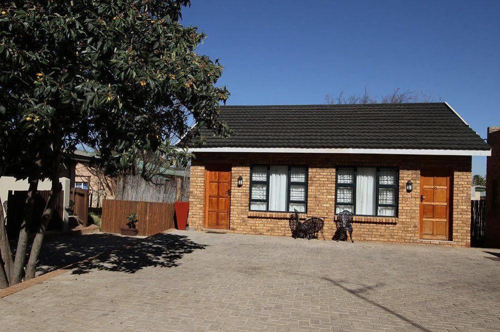 Kuruman Inn מראה חיצוני תמונה